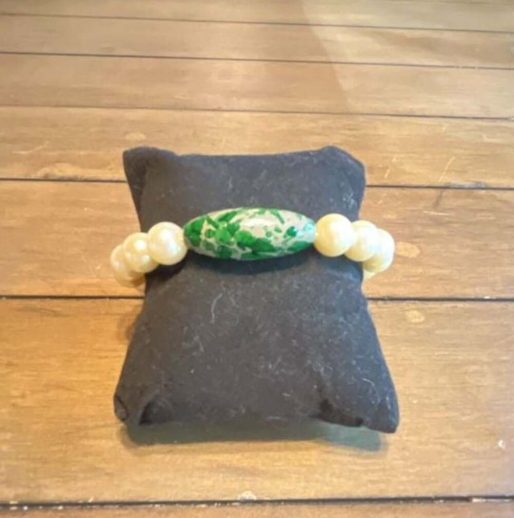Vintage Faux Pearl and Crackle Ceramic Bead Stretch Bracelet